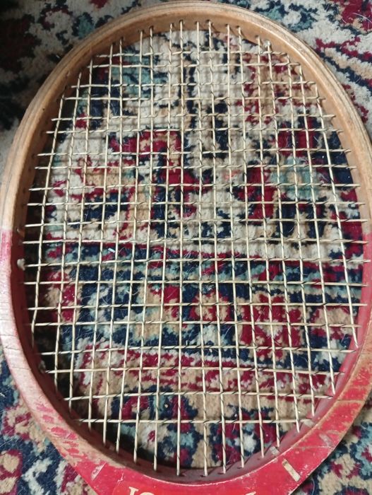 Ракетка для великого тенісу