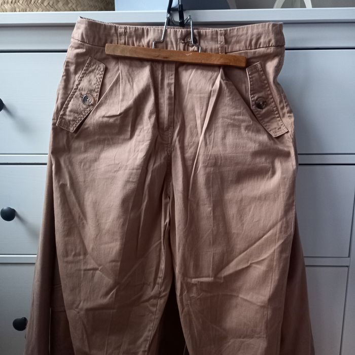 Komplet garnitur damski sportowy beżowy House 38 kurtka marynarka spod