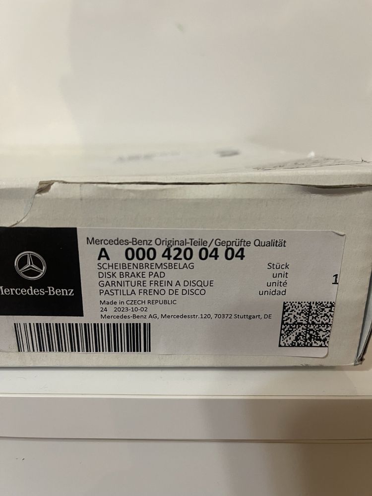 Mercedes C-Klasa W206. Klocki przód nowe oryginalne