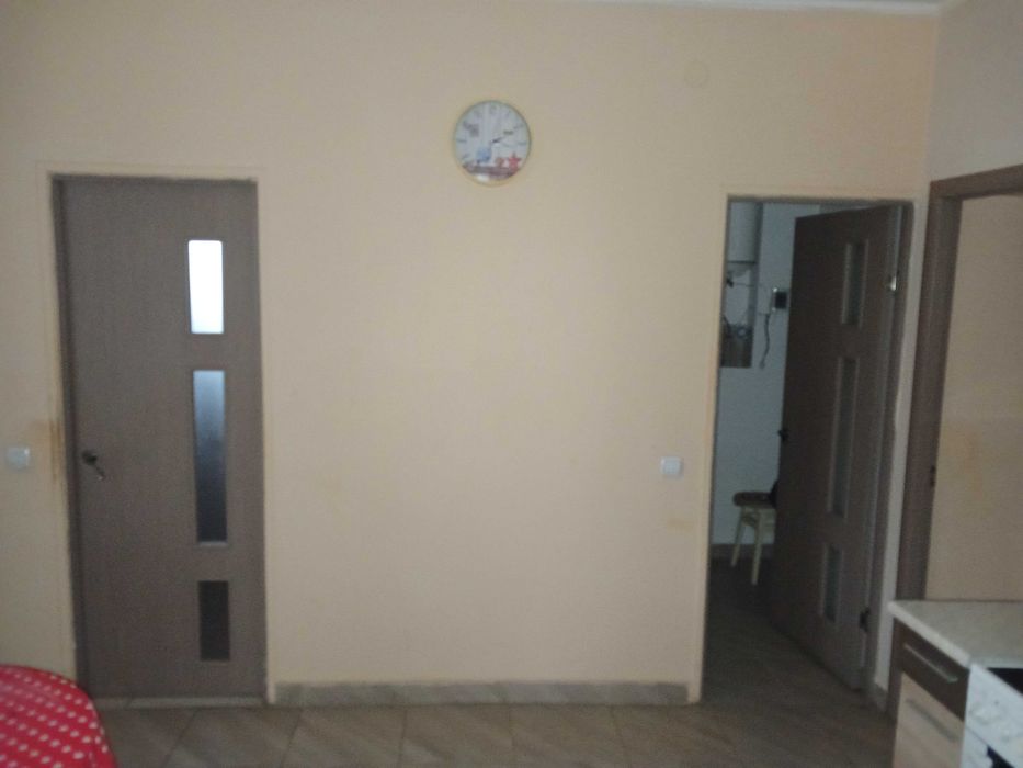 Зручний двохкімнатний будинок в центрі Берегова