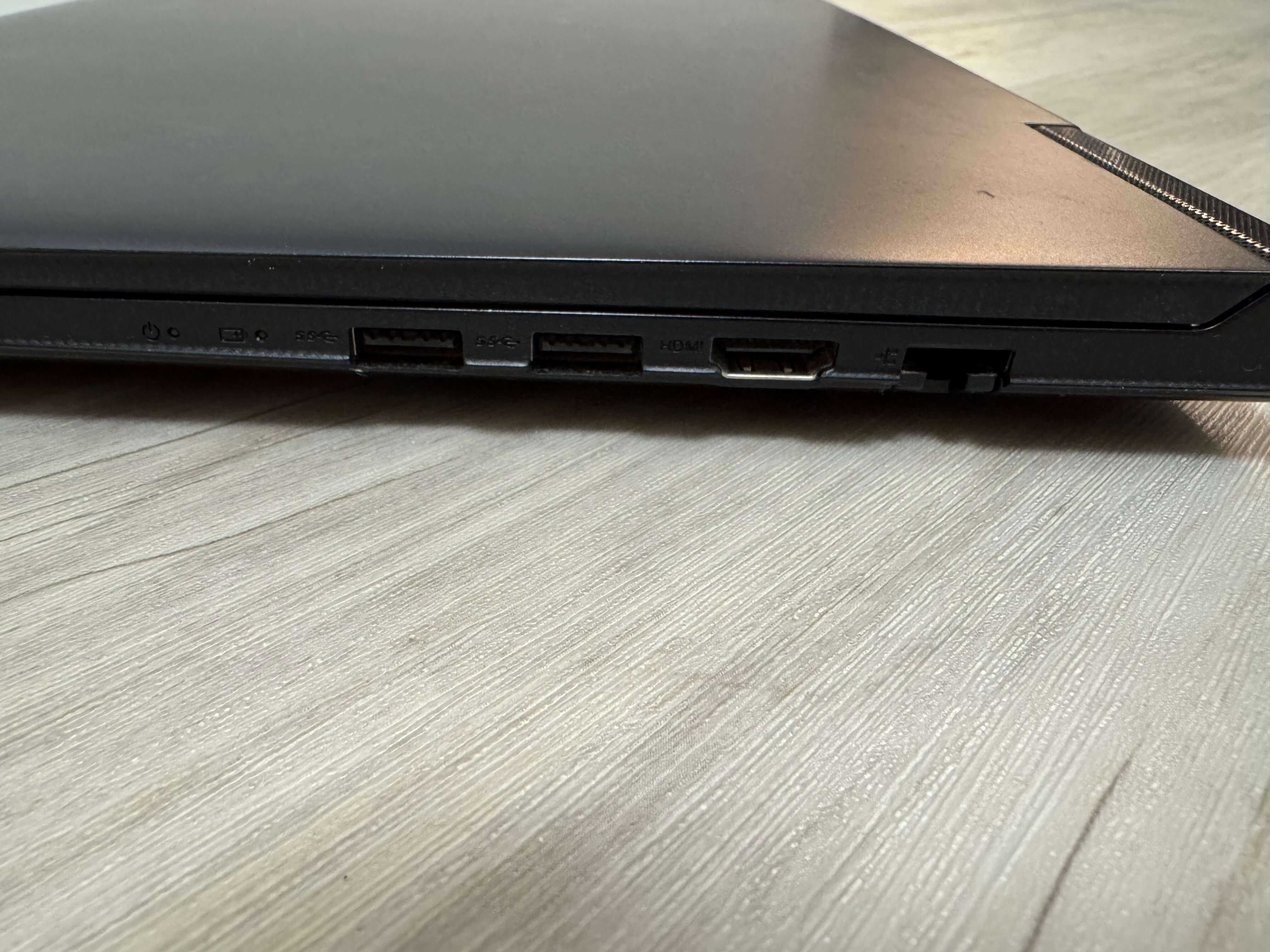 Laptop Lenovo ideapad 700-15ISK i5-6300HQ 8GB RAM 15.6 Cali