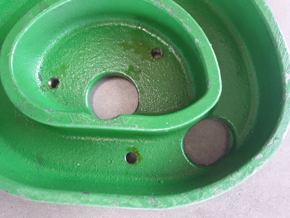 Prowadnica krzywka ślizg podbieracza prasy John Deere 592 CC44955 P