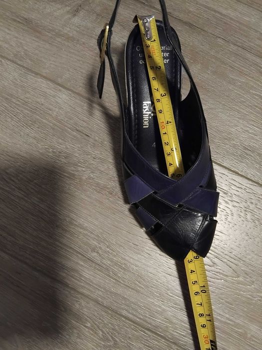 Босоніжки жіночі з натуральної шкіри. Вироблені в Німеччині