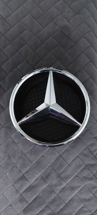 Mercedes GLC logo emblemat