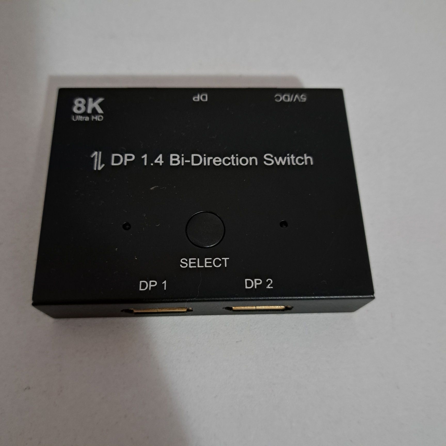 Display port DP1. 4 direction switch.Dwukierunkowy przełącznik