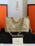 Torebka Chanel Flap Bag 19 Beige