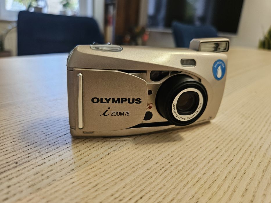 Aparat analogowy Olympus izoom 75