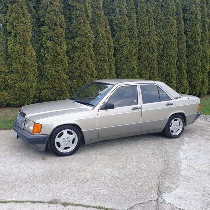 Sprzedam  pilnie Mercedesa w190