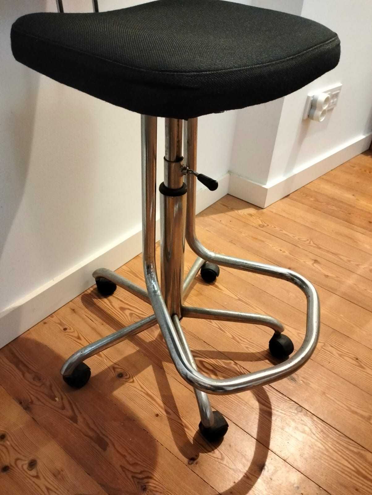 Mesa estirador de 1,20 ×0,80 m com cadeira
