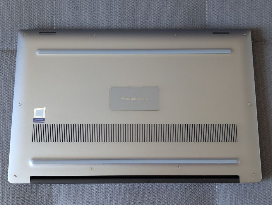 Dell Precision (XPS)  5540 I7-9850H 16Gb 256Gb FHD IPS NVIDIA 4Gb