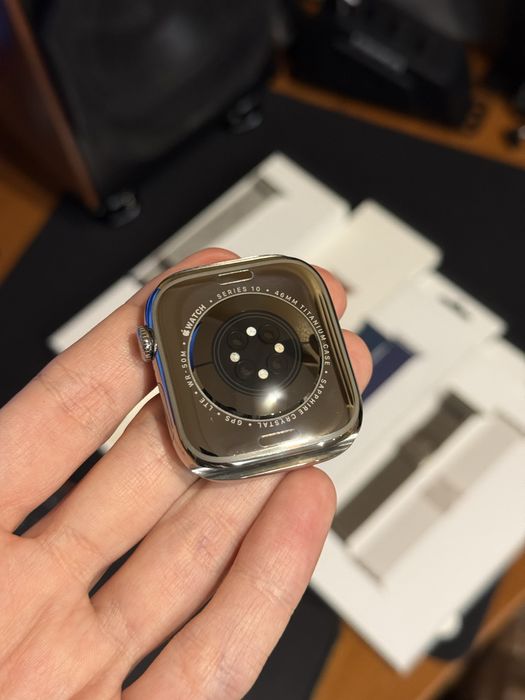 Apple Watch 10 46mm Natural Titanium + найкращі браслети Apple