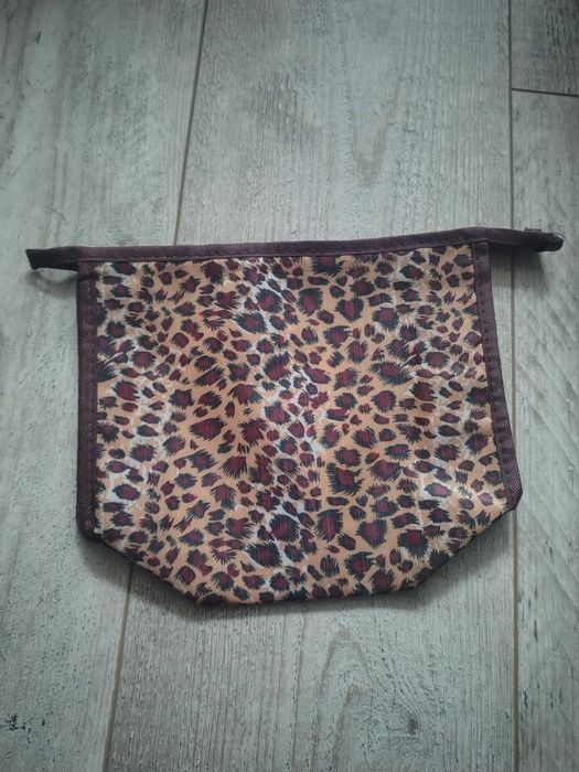 Nowa kosmetyczka w panterkę