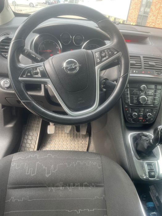 Opel Meriva 1.4 turbo, 2 komplety kół, zarejestrowana