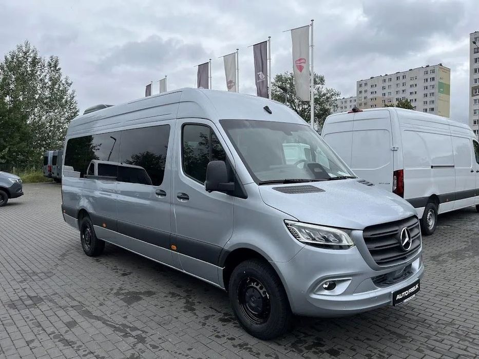 Mercedes-Benz Sprinter Sprinter Tourer 319 (190 KM) długi L3H2 9-osobowy Automat LED PRO