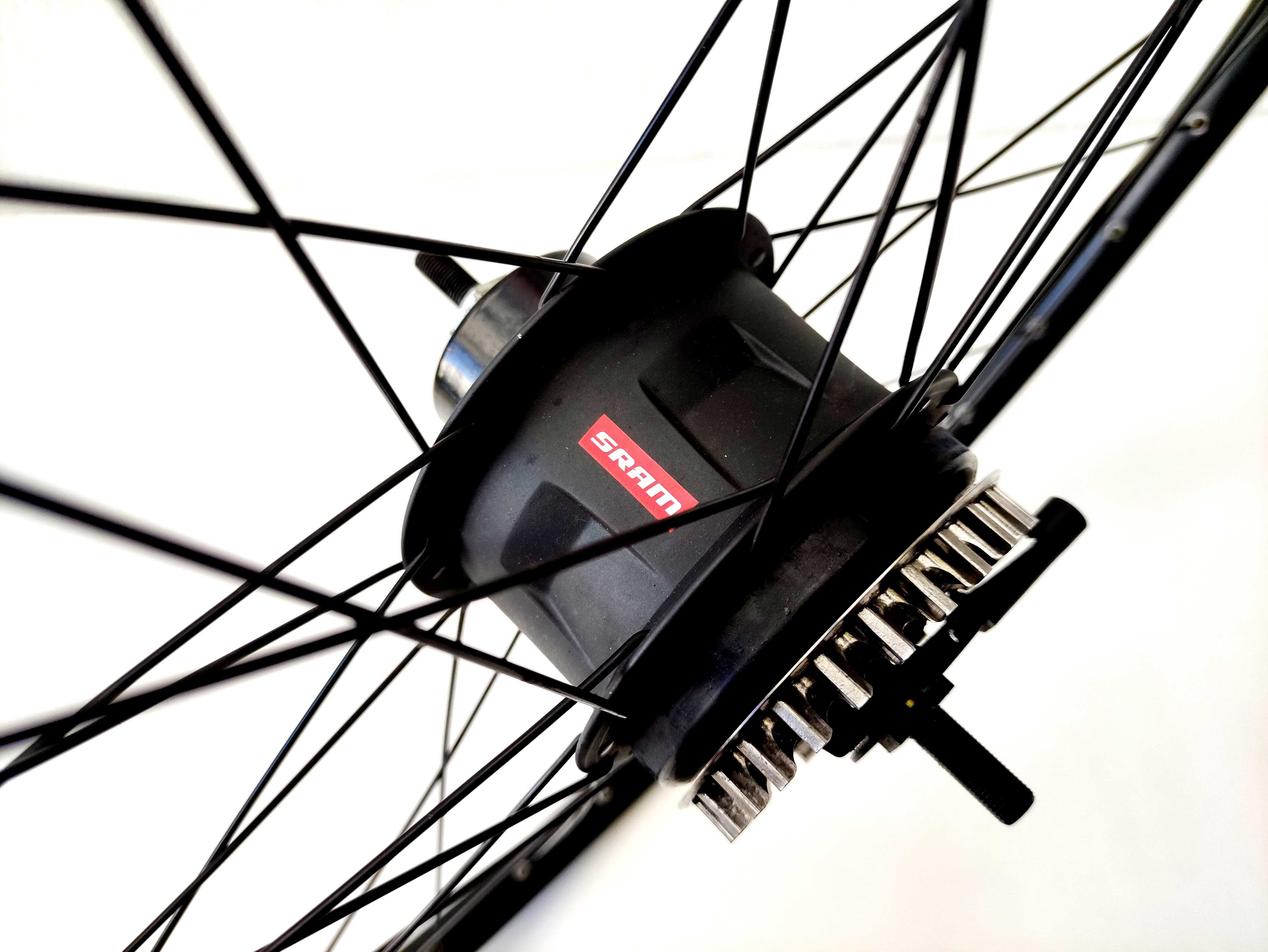 Koło tył SRAM G8 8-biegów w piaście Pasek Vuelta 28'' + Nowa Manetka