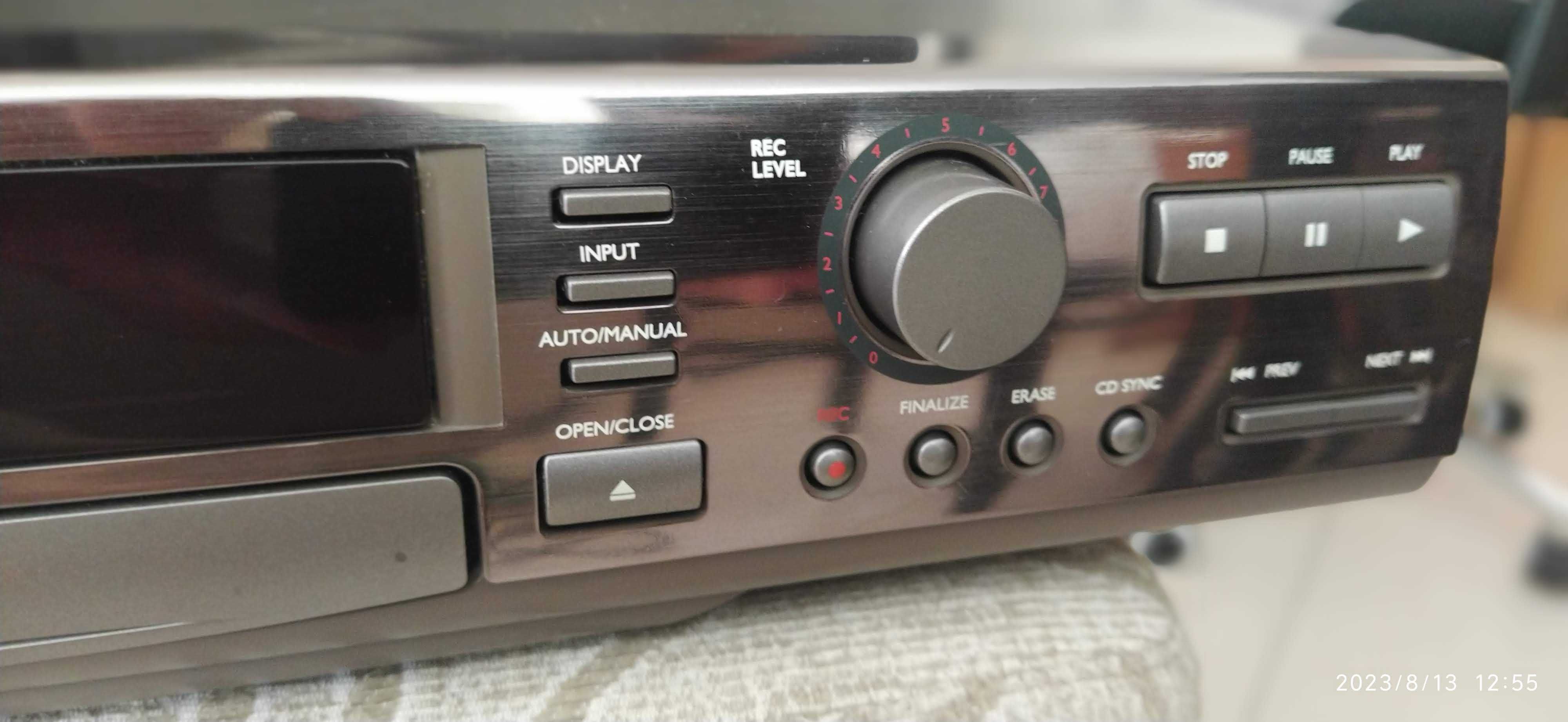 Philips CDR880 Compact Disc Recorder