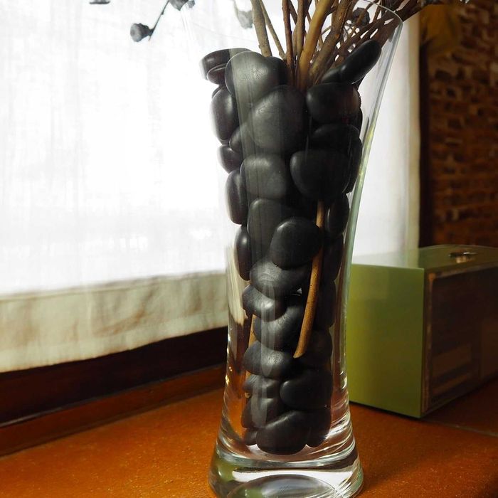 Kamienie dekoracyjne rzeczne wysoko polerowane czarne 2-5 cm ok.75szt.