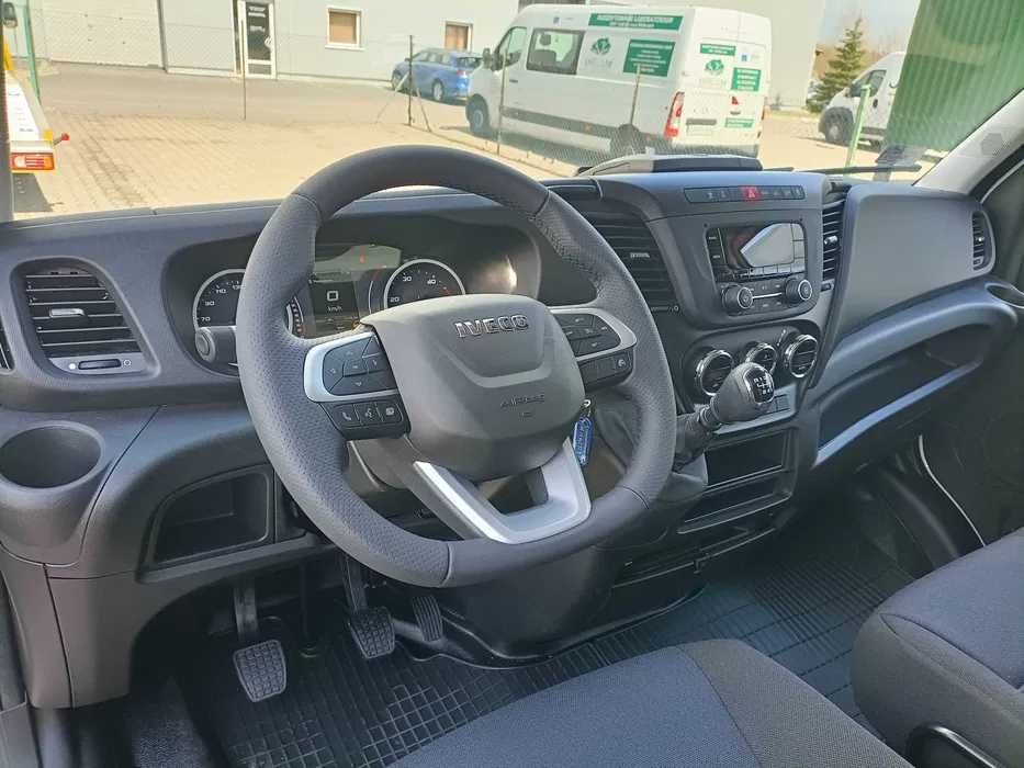 Wynajem pojazdu Iveco Daily Plandeka #Dostawczy #10EP #sypialka