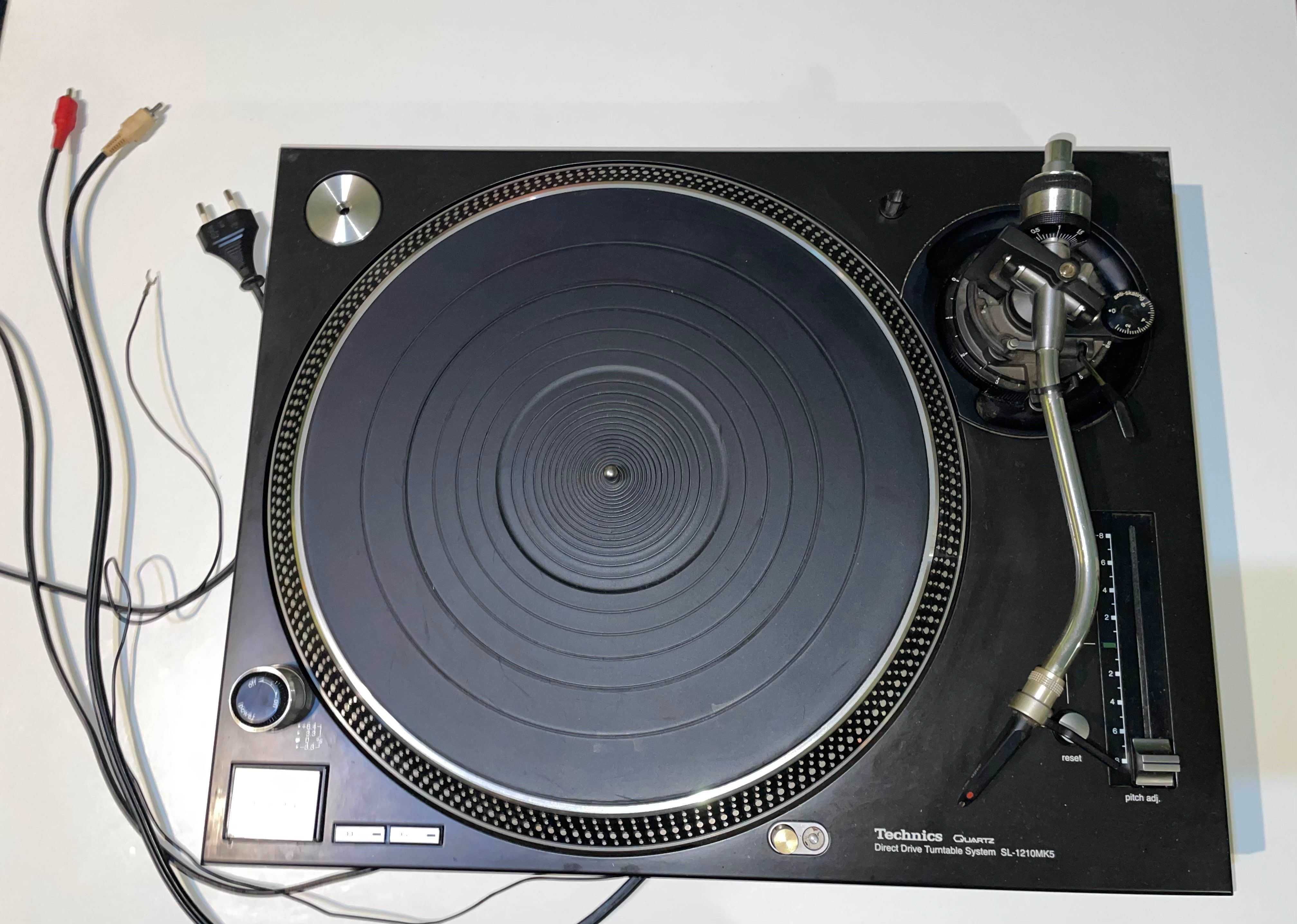 Technics Quartz Direct Drive Turntable System SL-1210MK5