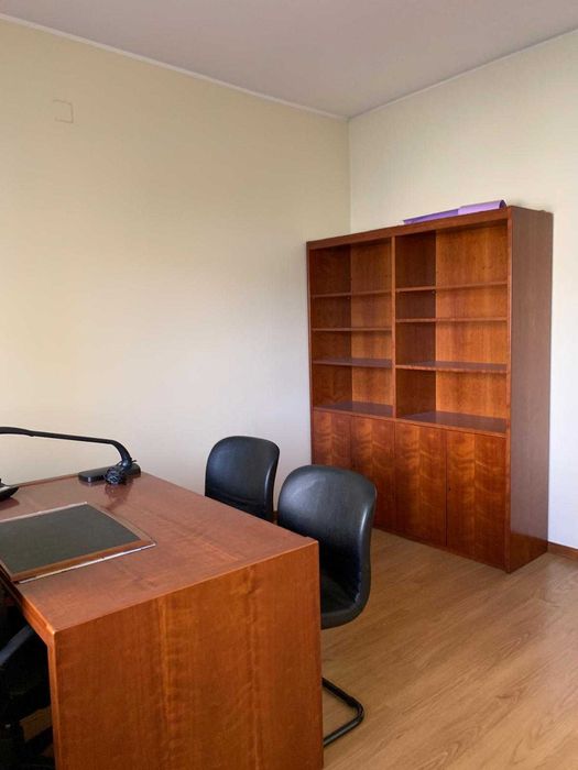 consultório médico escritório secretária cadeiras mesa marquise