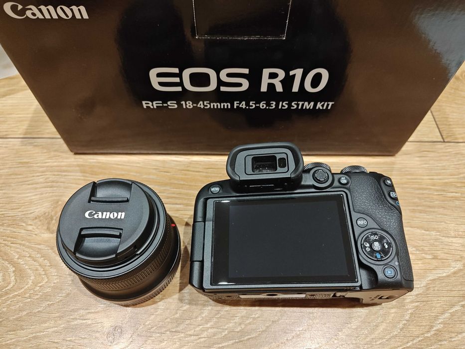 Aparat Canon EOS R10 z obiektywem Canon RF-S 18-45mm f/4.5-6.3 IS STM