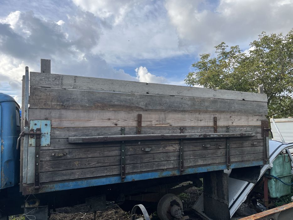 Кузов бортовий на причіп