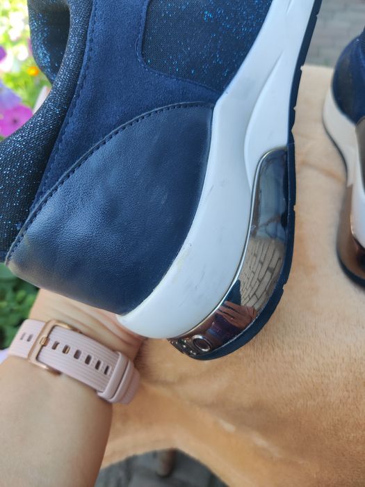 Кросівки фірми LIU JO Sneakers