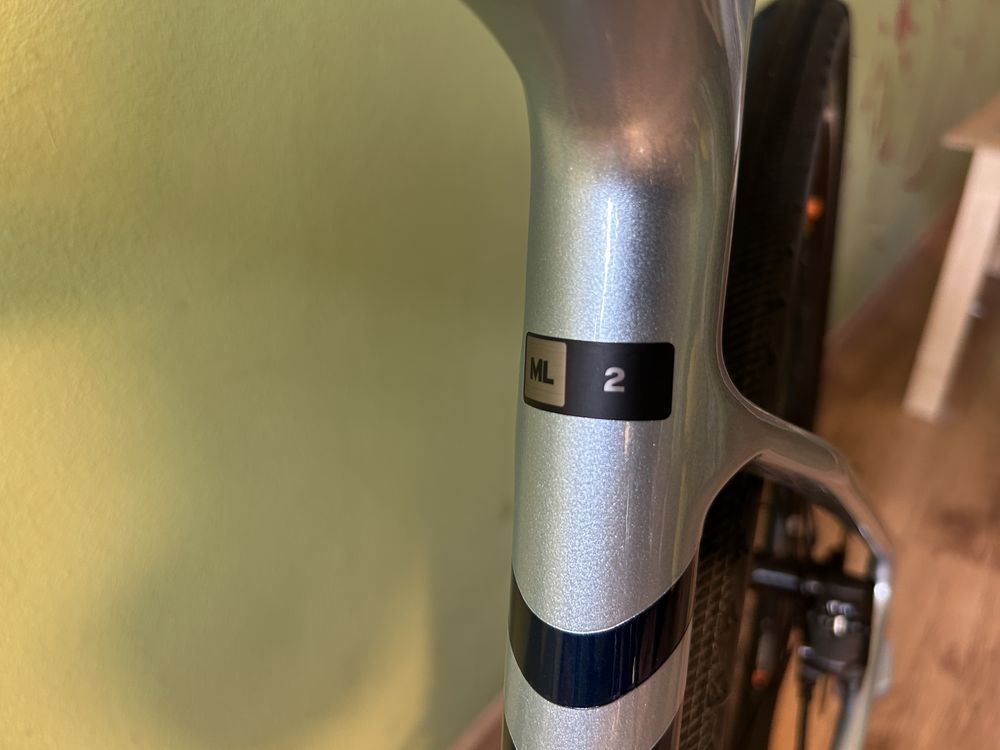 Rower Giant karbon gravel fastroad 2
