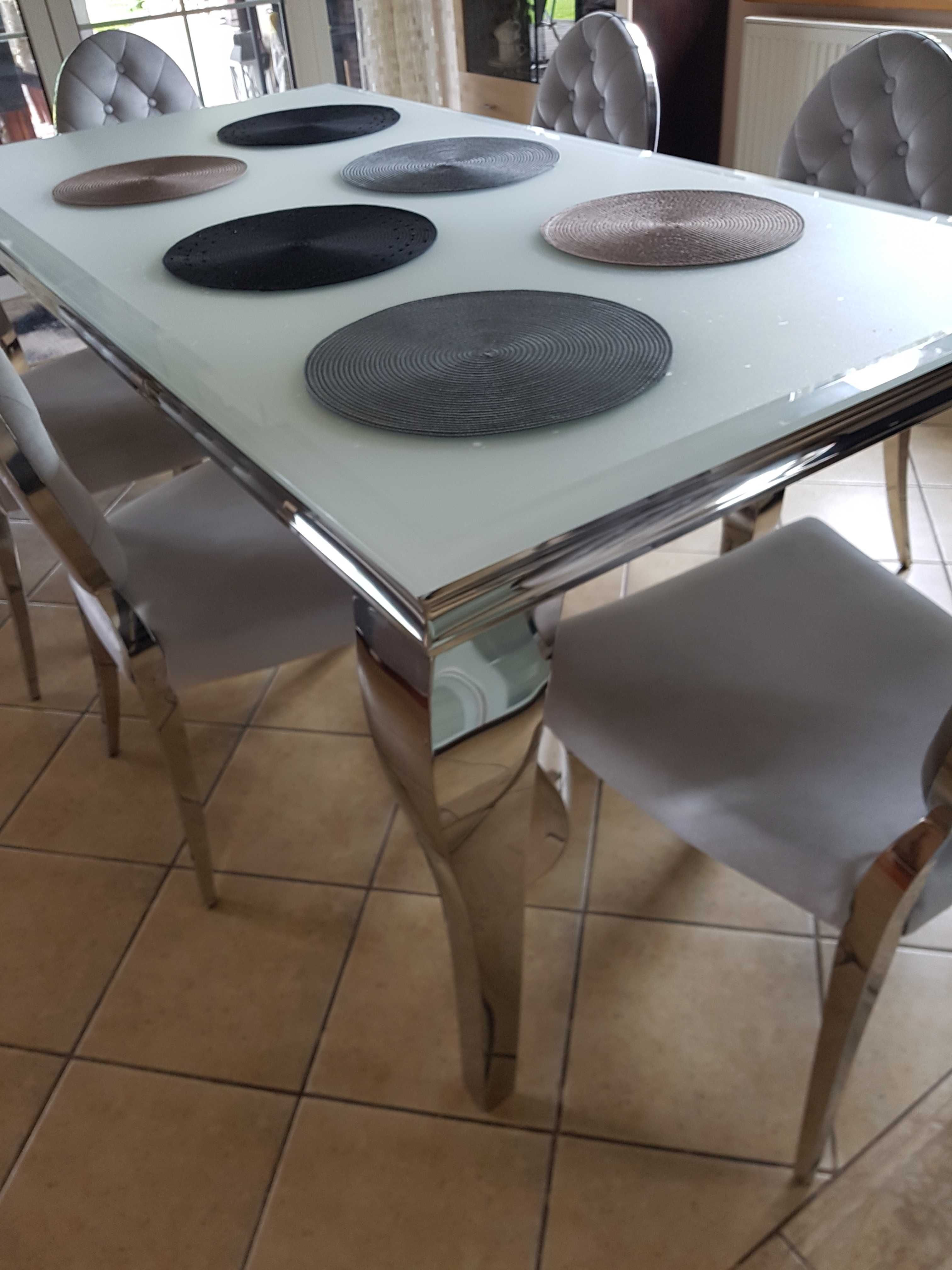 stół glamour Bella Casa stół szklany + 2 krzesła pikowane komplet