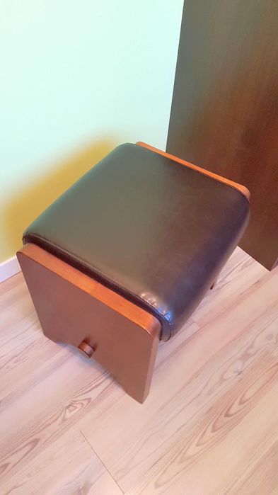 Taboret podnóżek hocker do toaletki krzesełko drewniane ze skóry fotel
