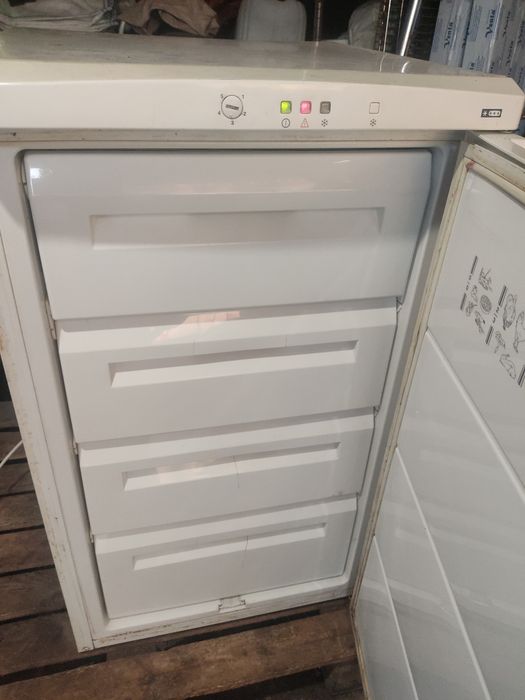 Продам морозилку Ardo
