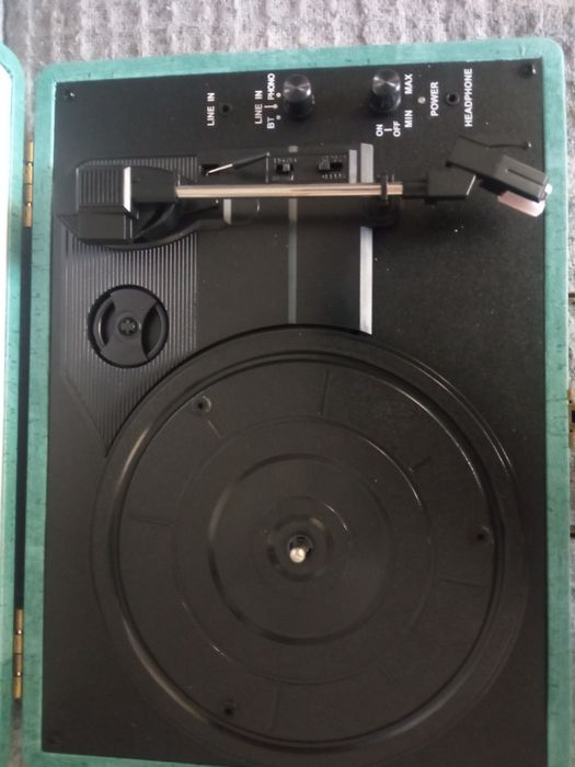 Gramofon walizkowy oraz Udreamer - opis.