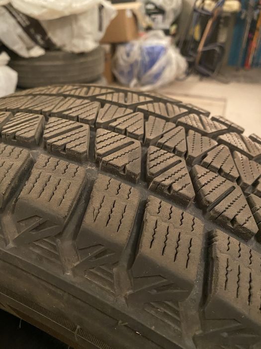 Зимові шини Bridgestone Blizzak 235 65 R17