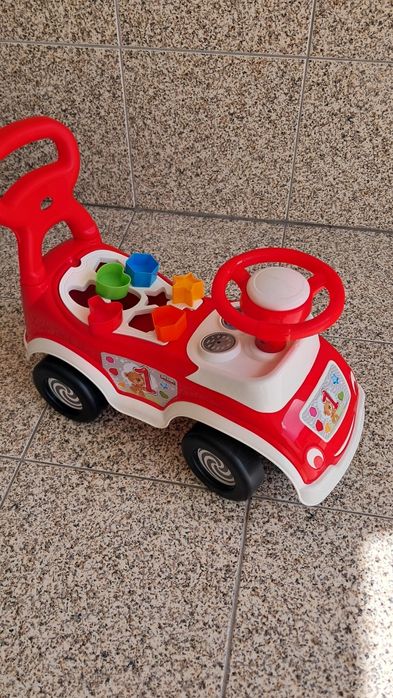 Triciclo com manobrador + carro com jogos