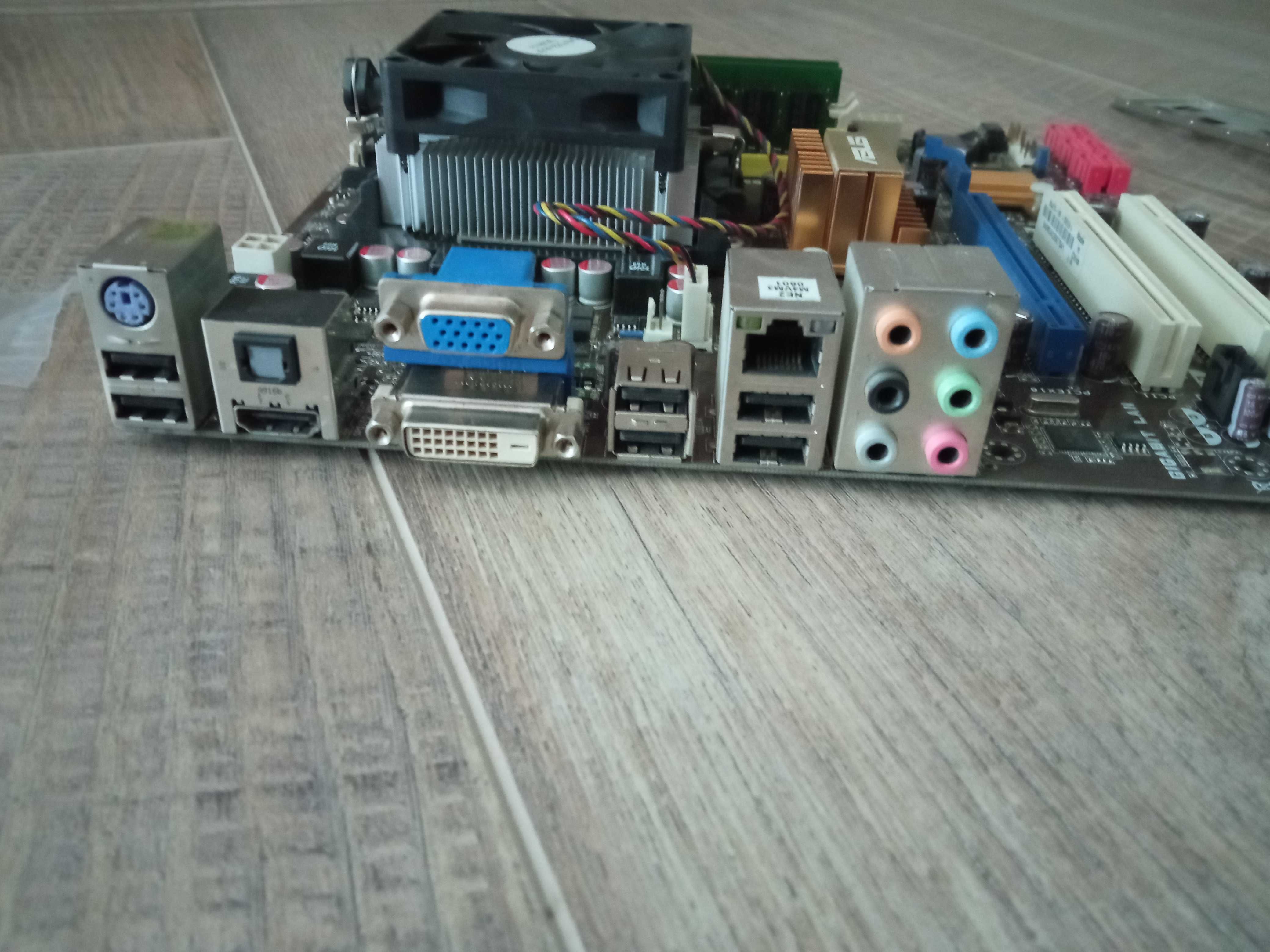 Материнська плата Asus M4A78-VM Socket AM2 + процесор память кулер