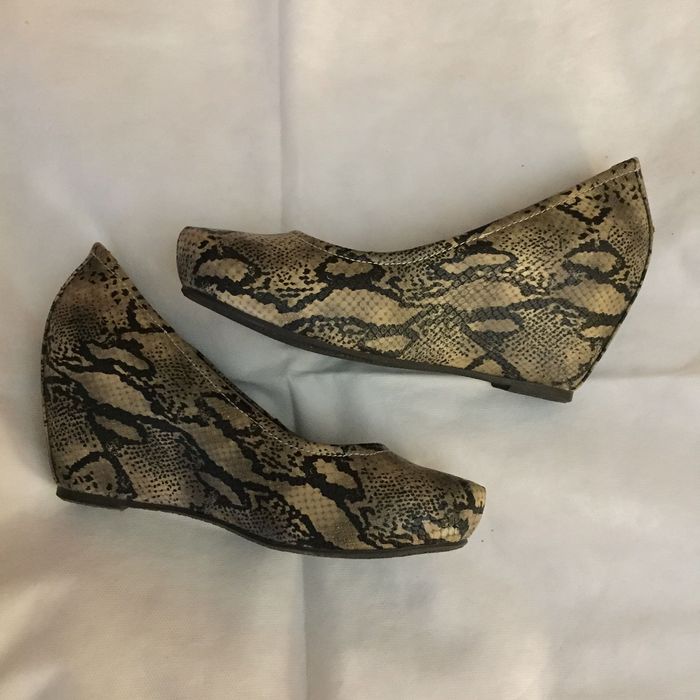 Sapatos de salto alto