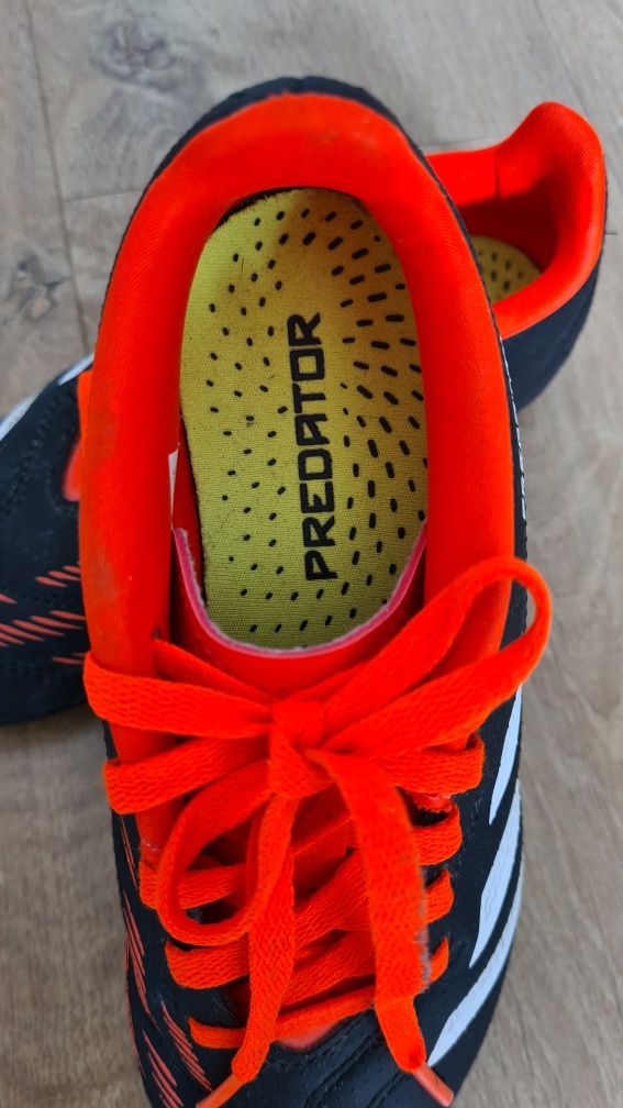 Turfy Adidas Predator, r 32