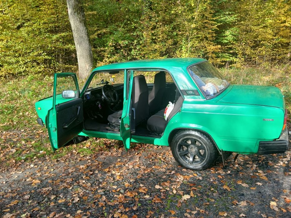 Продаж Ваз 2107.