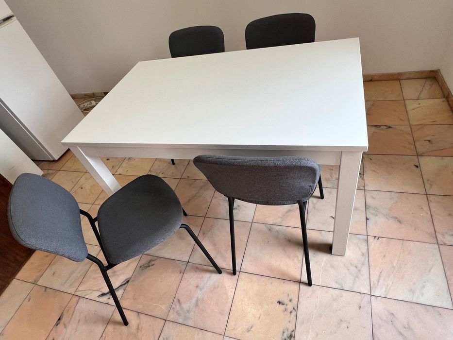 Mesa extensível ikea + 4 cadeiras