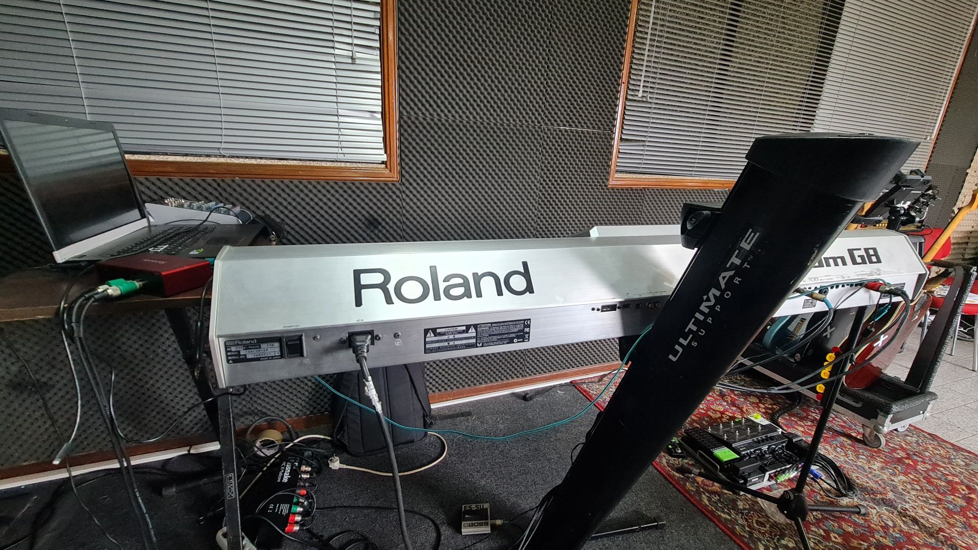 Roland Fantom G8 c/ Case | Como Novo