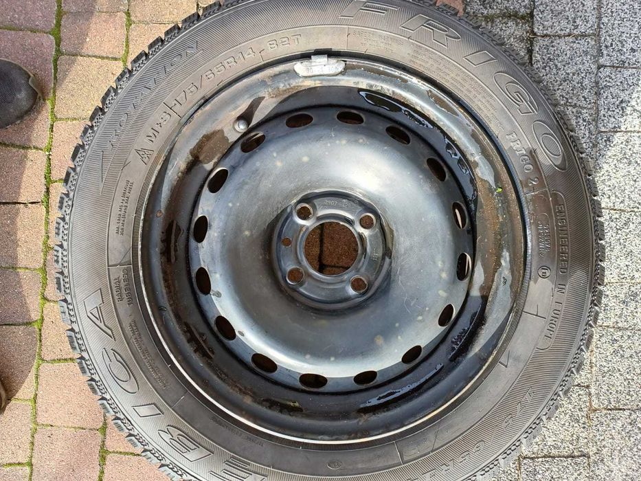 Komplet kół 14" z oponami zimowymi