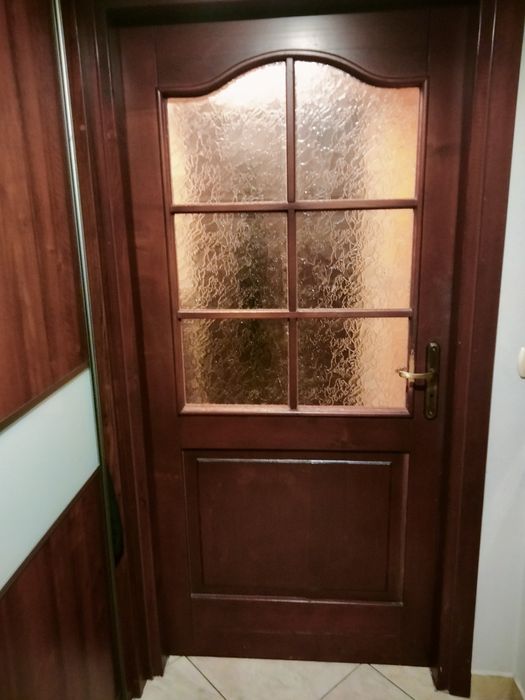 Sprzedam drzwi wewnętrzne sosnowe z ościeżnicami