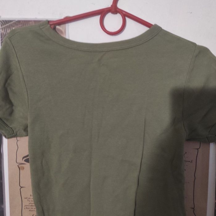 Футболка, оливкового кольору