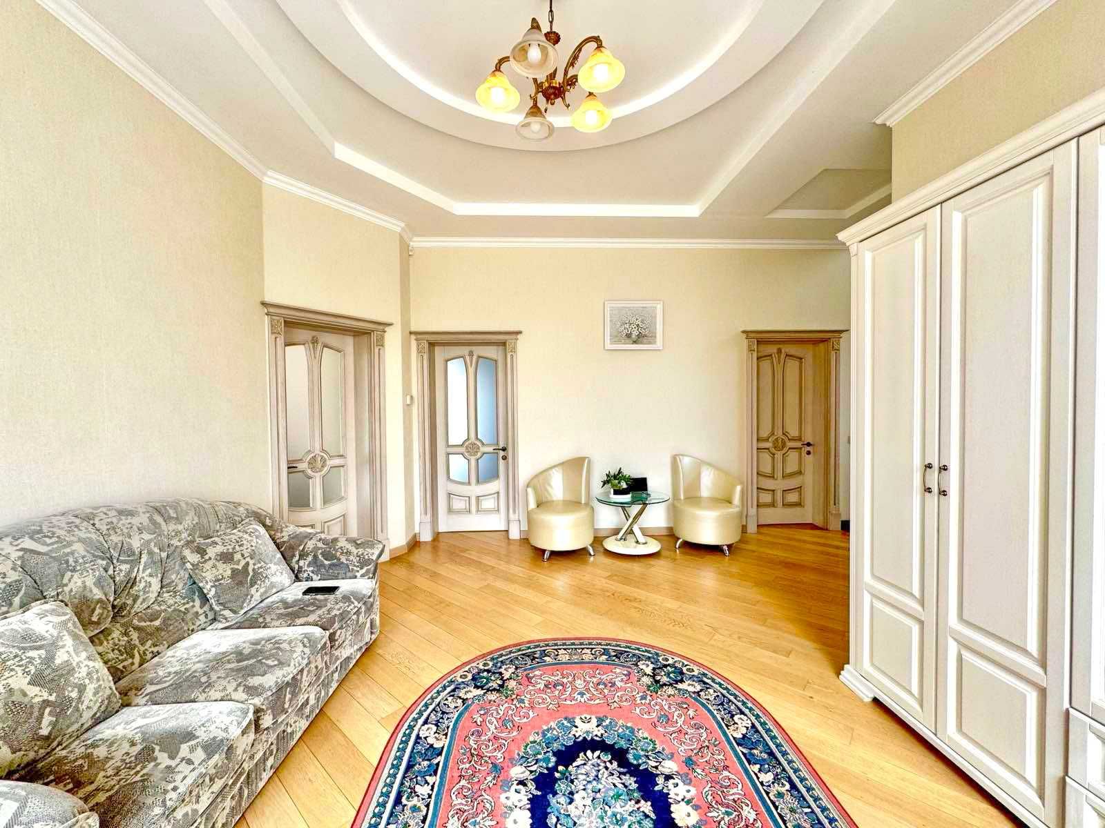 Продаю гарний будинок в Царському селі. ц1