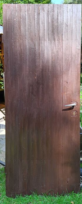 Solidne drzwi zewnętrzne, ocieplane z ryglem