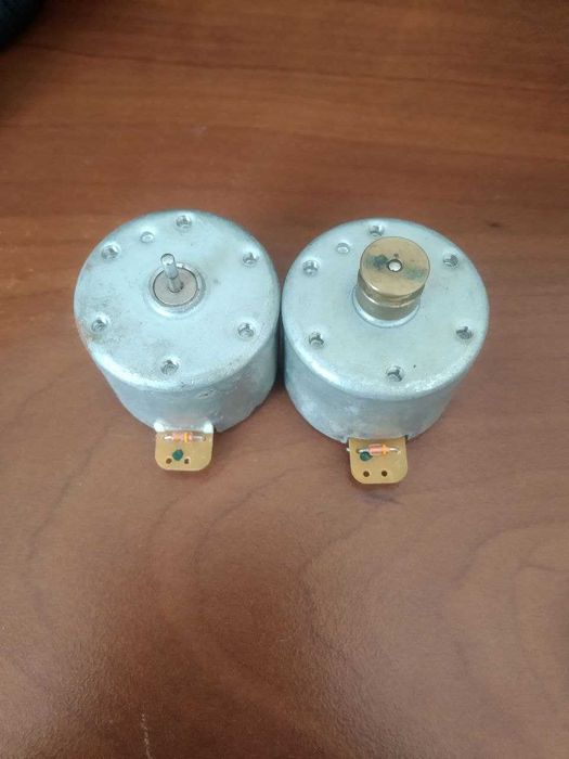 Моторчики з магнітофонів СССР