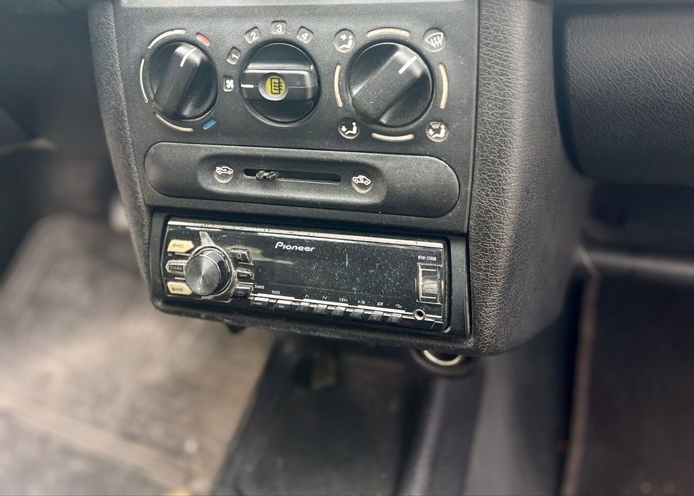 Corsa B 1.4 gasolina