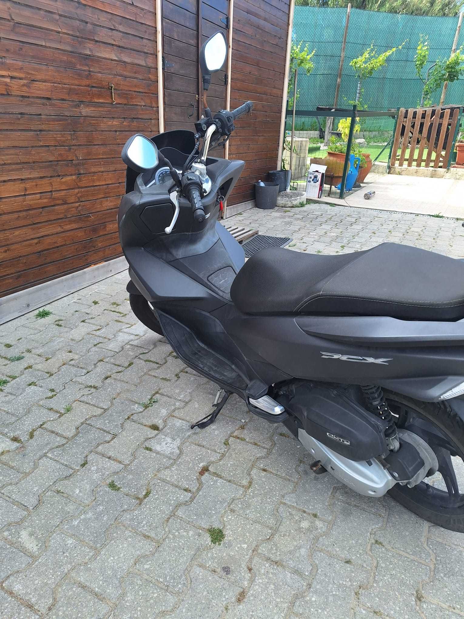 Honda PCX125 (ótimo estado)