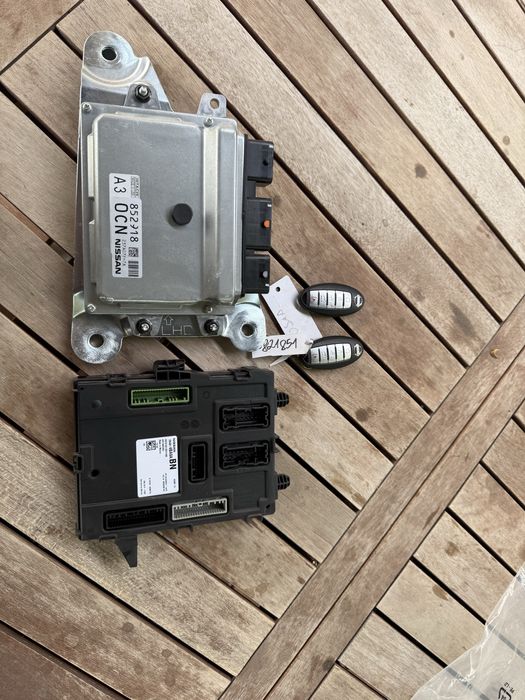 Блок эбу блок BCM Nissan Rogue T32.