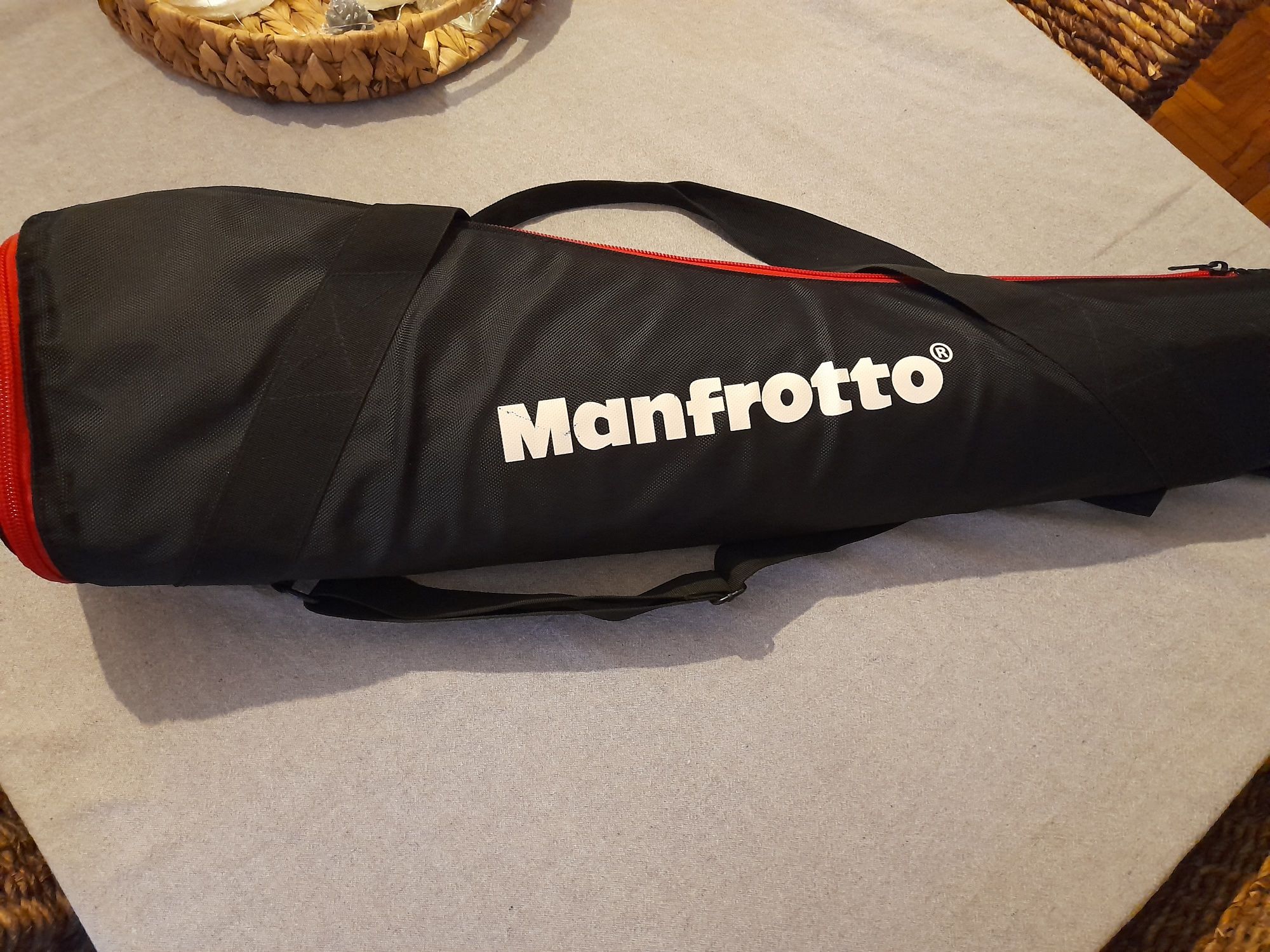 Tripé Manfrotto com punho profissional e bolsa de transporte